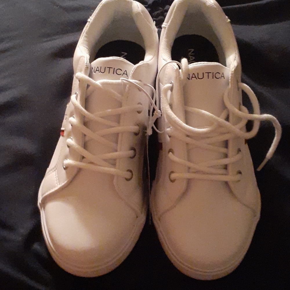 Shoes - Picture 2 of 4